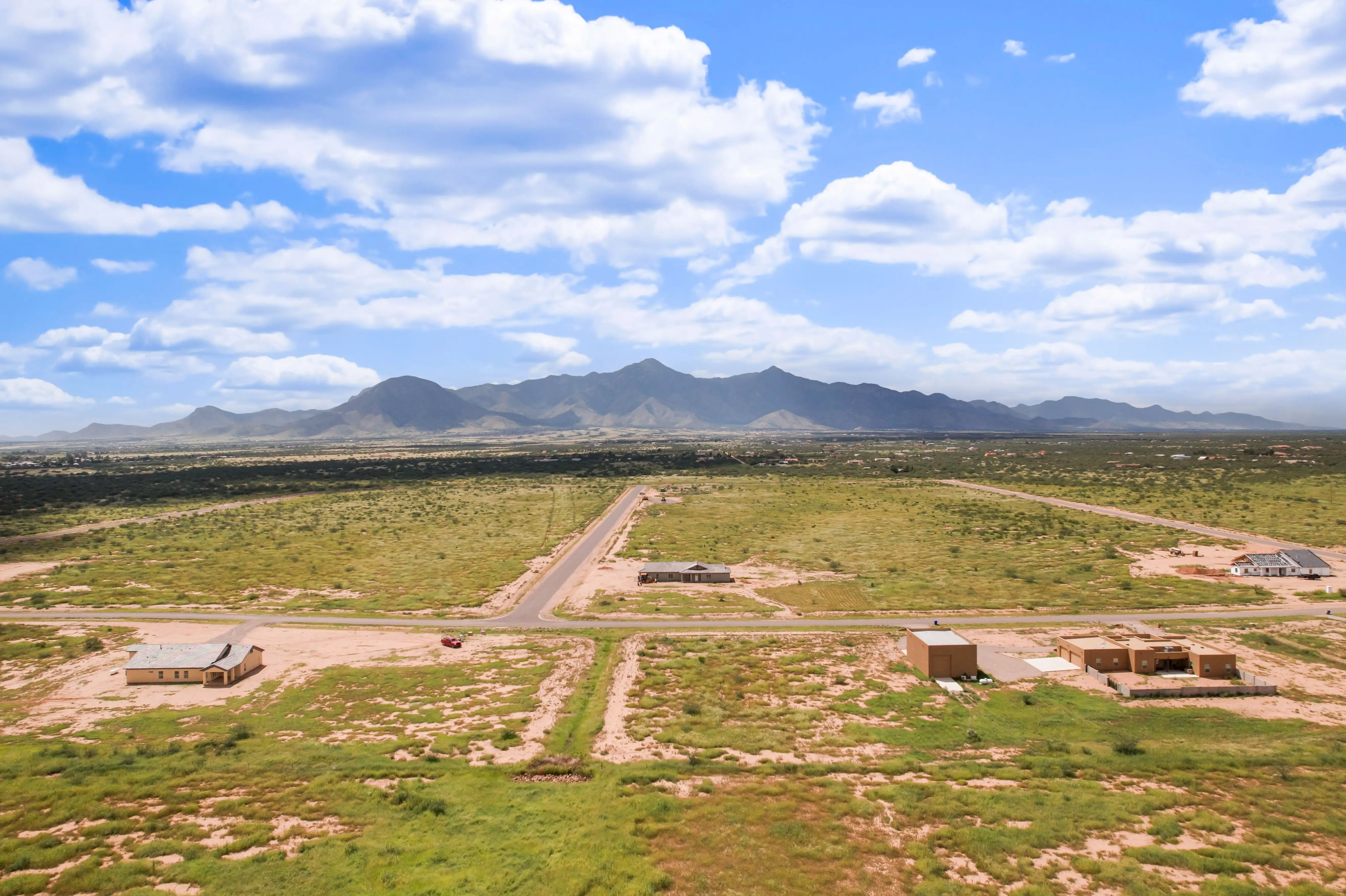 New Home vs. Fixer Upper: Navigating Your Sierra Vista Home Purchase in Today’s Market