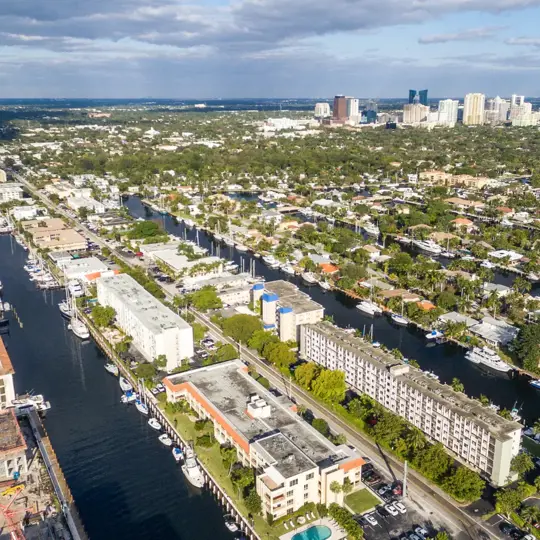 Vibe: Artistic, community-centered, and highly walkable.
Average Home Price: ~$1.1M
Special Features: Mix of old-Florida bungalows and modern new builds, lush greenery.
Proximity: Walk to Holiday Park, minutes from Las Olas and beaches.
Historical Fact: Originally settled in the 1920s, the neighborhood was home to Fort Lauderdale’s earliest boarding houses and now includes preserved historic buildings within its bounds.