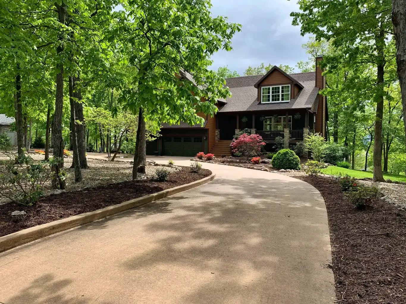 Discover Mack’s Creek, Missouri Mack’s Creek, MO is a charming small town located in Camden County in central Missouri. With its friendly community...