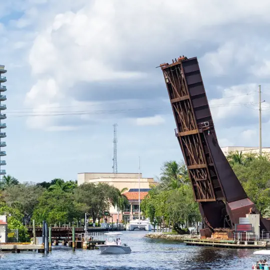 Vibe: Quirky, artsy, and full of character.
Average Home Price: ~$519,000
Special Features: Diverse architecture, including historic cottages, and proximity to museums and arts venues.
Proximity: Steps from the Riverwalk, Museum of Discovery and Science, and downtown.
Historical Fact: Designated as a Historic District, Sailboat Bend was home to Fort Lauderdale’s earliest settlers. Some homes date back to 1903, and the neighborhood preserves original street layouts from the early 1900s.