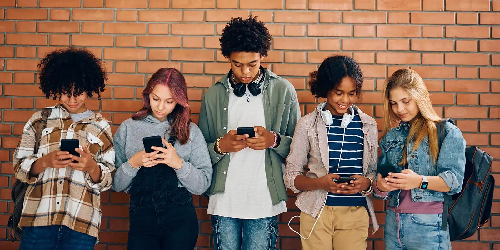 The Impact of Social Media on the Minds and Bodies of Children and Teenagers