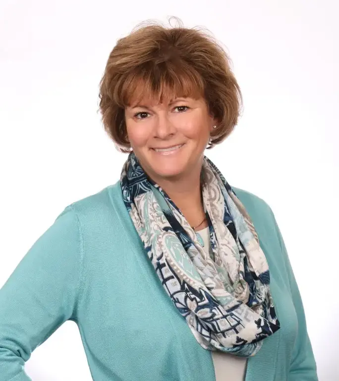 Agent Tracey Sullivan