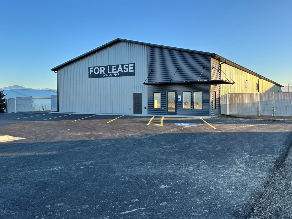 New Construction and Fronting Hwy 191 with excellent visibility and 210sf illuminated billboard, 10,590 sf warehouse, Large Fence storage yard, Extra parking, 2x 14x14 ft overhead doors, Loading Dock, 16 ft sidewalls, LED high bay lighting, forced air gas heat, upgraded insulation package, Single Phase 400 amp power, office space with A/C, Owner can help with needed Ti’s, Available Now