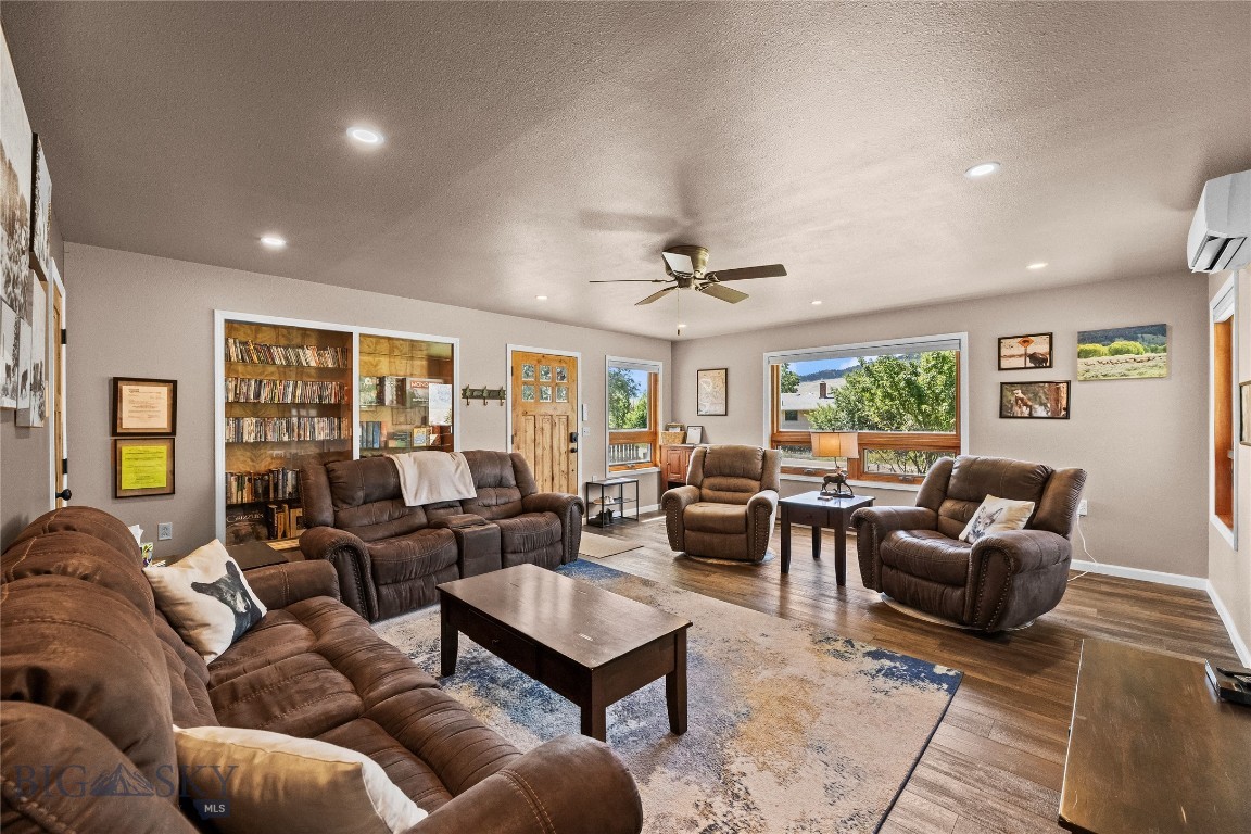 Sportsmans Retreat - Residential