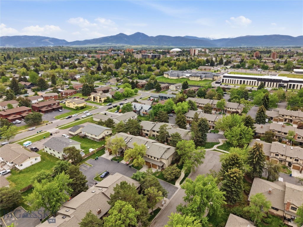 Cedarwinds Condo - Residential