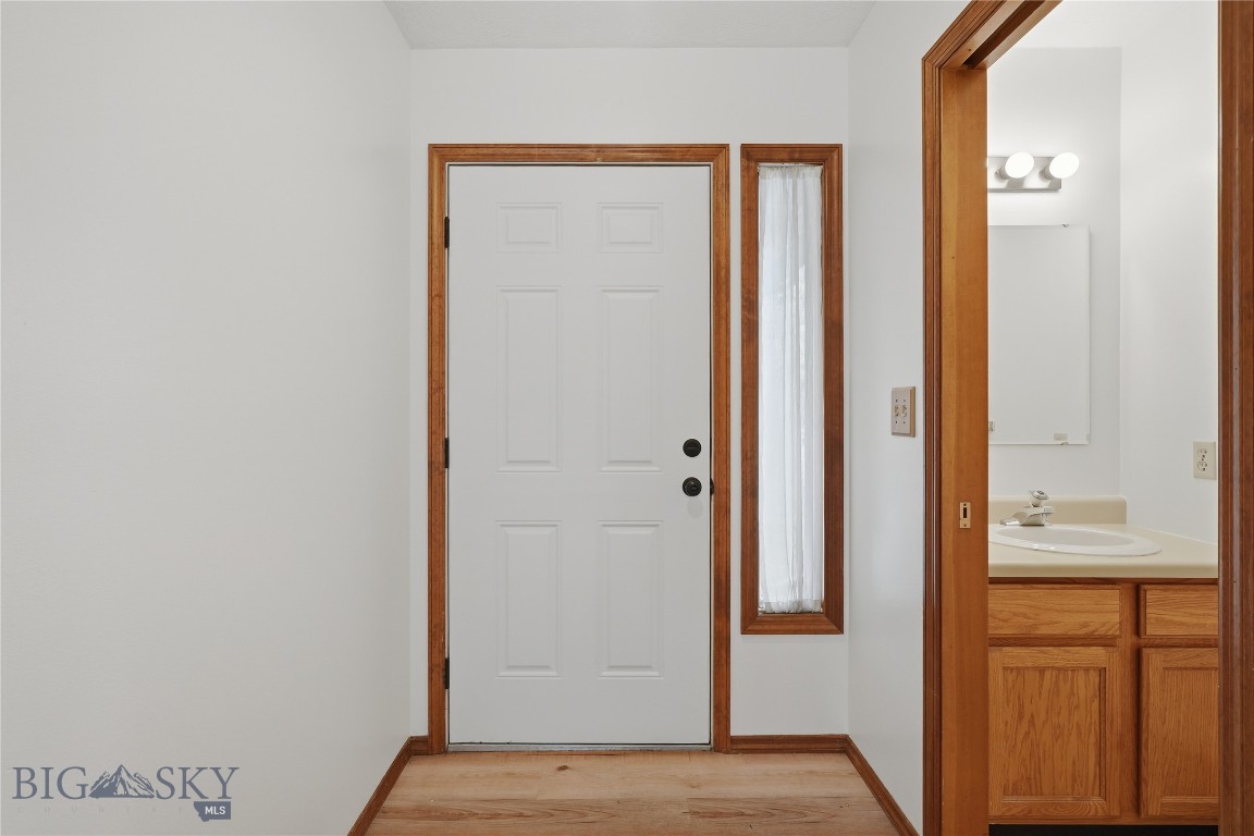 Cedarwinds Condo - Residential