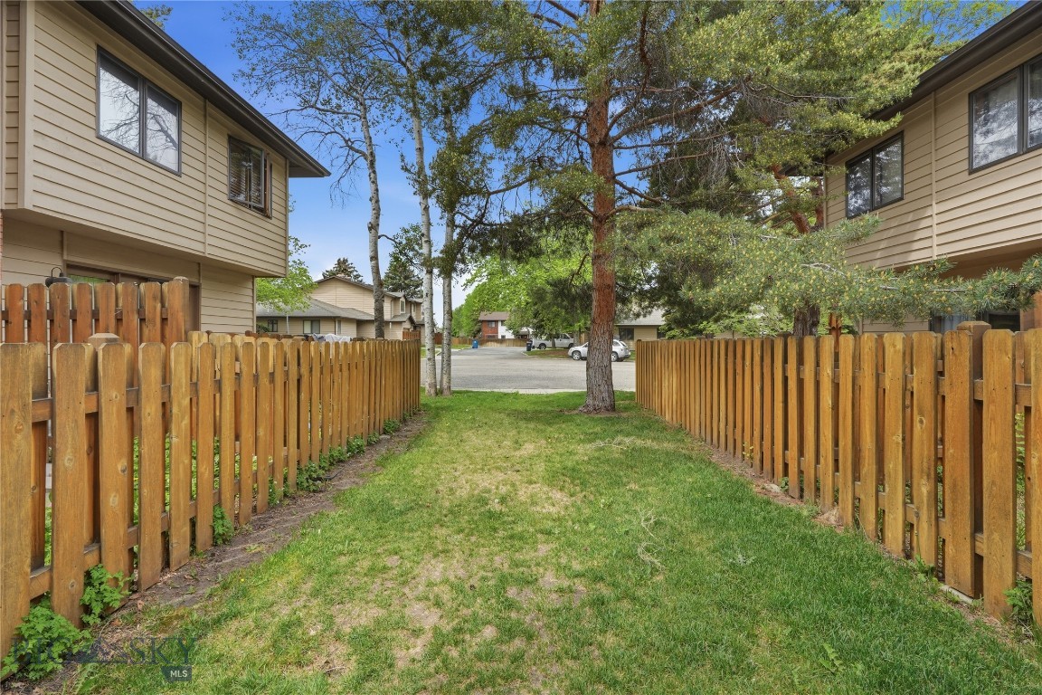 Cedarwinds Condo - Residential