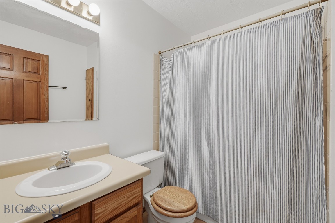 Cedarwinds Condo - Residential