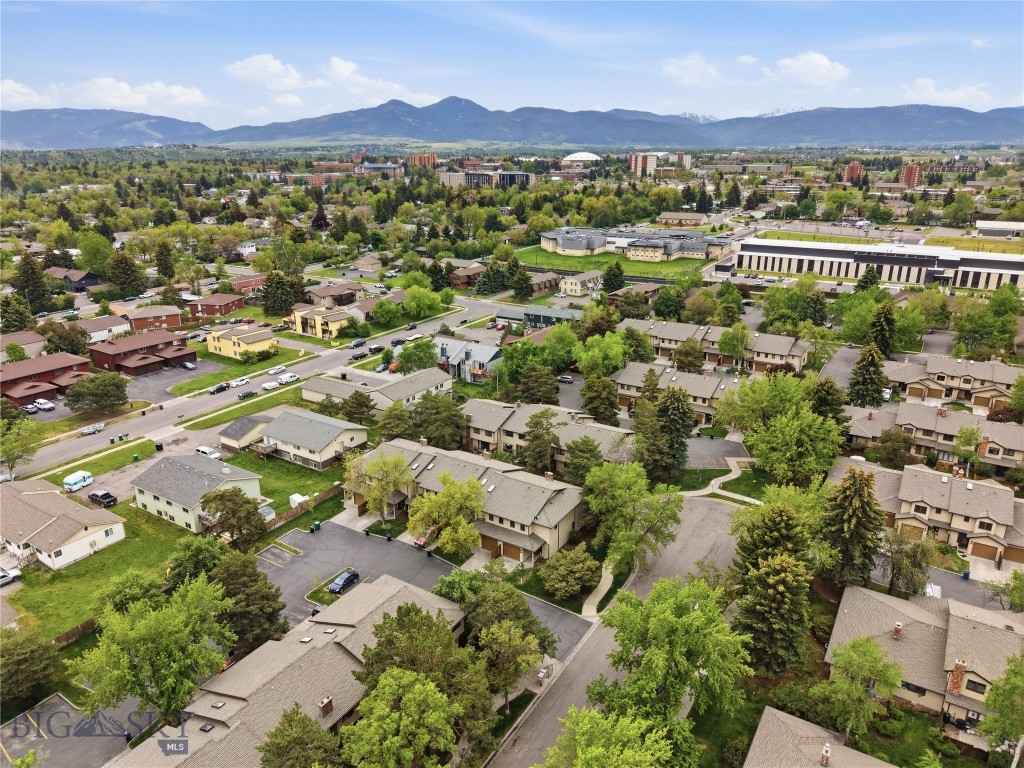 Cedarwinds Condo - Residential