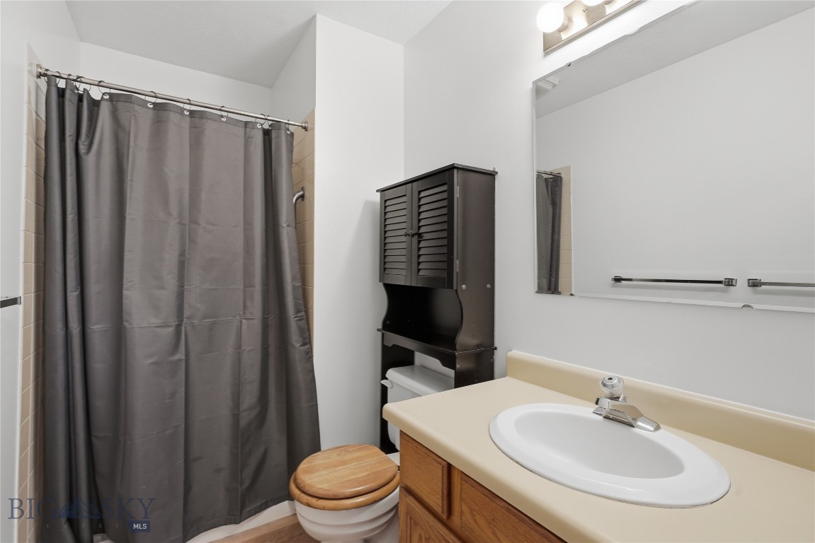 Cedarwinds Condo - Residential