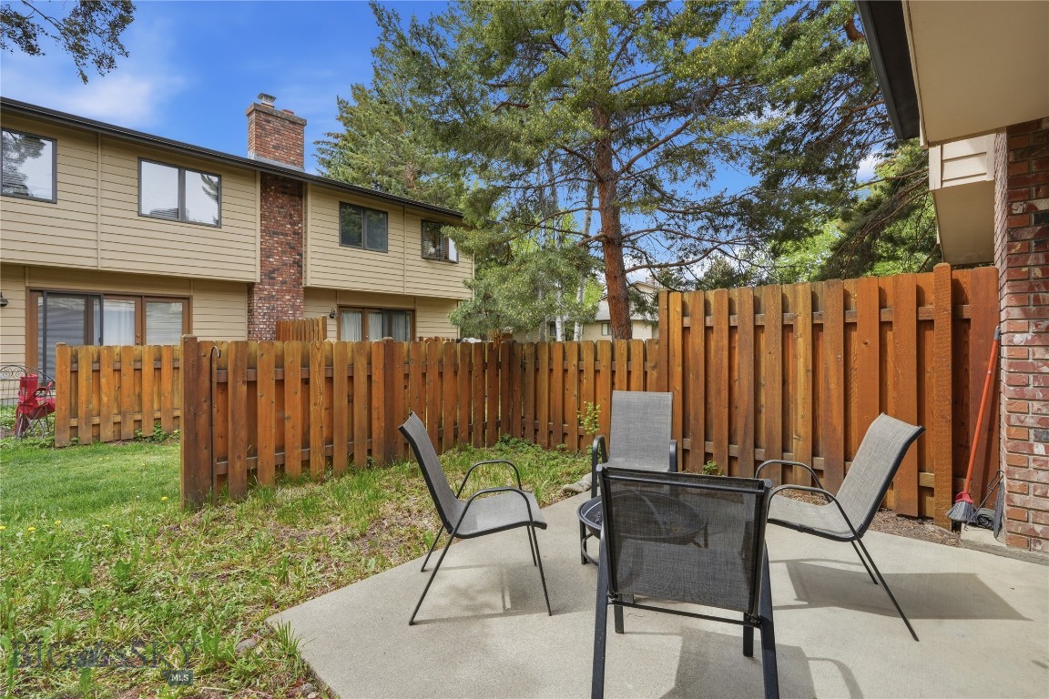 Cedarwinds Condo - Residential