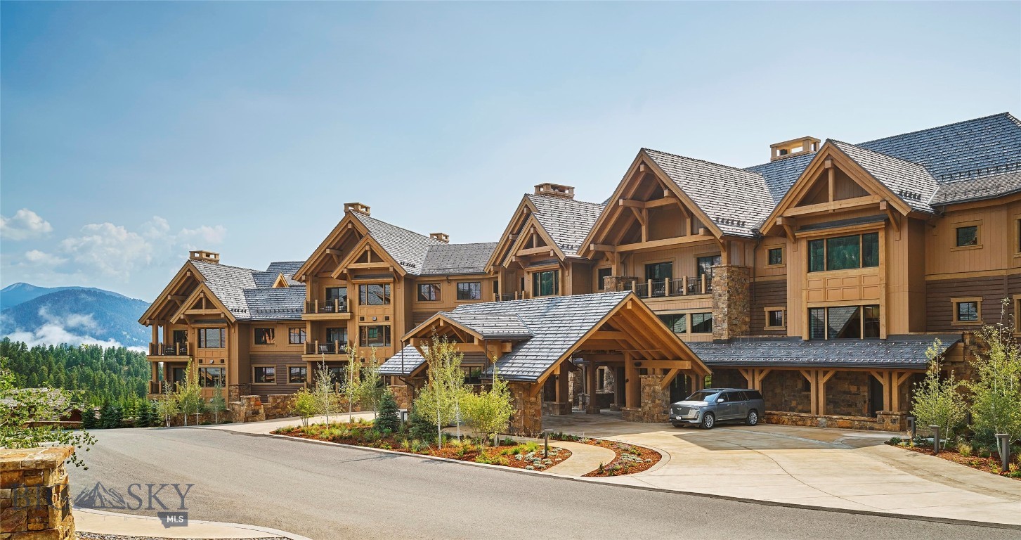 Residence 6 is a 3-bedroom (with lock off), 3-bath residence located on the ground floor with a walk-out patio to landscaped green space and views of the Spanish Peaks mountain range from the patio, primary bedroom and primary bathroom, amplifying privacy, natural light, and solitude. Connected via an underground pathway to Montage Big Sky, the Inn Residences provide Owners with exclusive access to the resort's amenities and services, a dedicated concierge team, as well as direct ski-in, ski-out access to Big Sky Resort. All Owners receive membership benefits at the Spanish Peaks Mountain Club, which includes concierge services, a Tom Weiskopf-designed championship golf course, a clubhouse, and year-round members-only events. Additionally, residents enjoy an après ski lounge, ski lockers, spa tubs, and a lobby bar. Ownership at The Inn Residences at Montage Big Sky is offered in deeded, one-quarter ownership interests and each Residence is offered fully furnished with luxury furnishings by RH Contract.