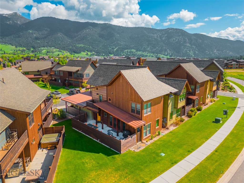 Essentia Condo - Residential