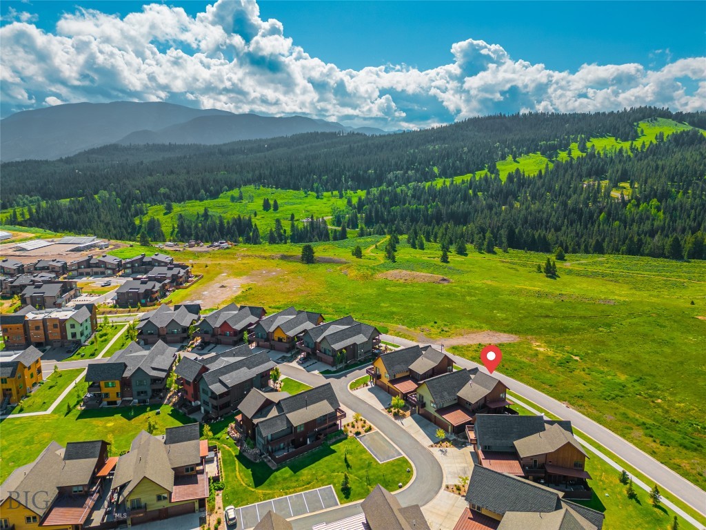 Essentia Condo - Residential