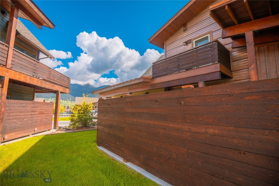 Essentia Condo - Residential