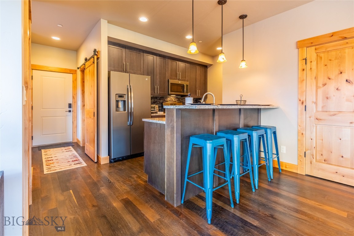 Essentia Condo - Residential