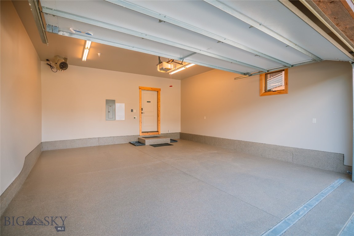 Essentia Condo - Residential