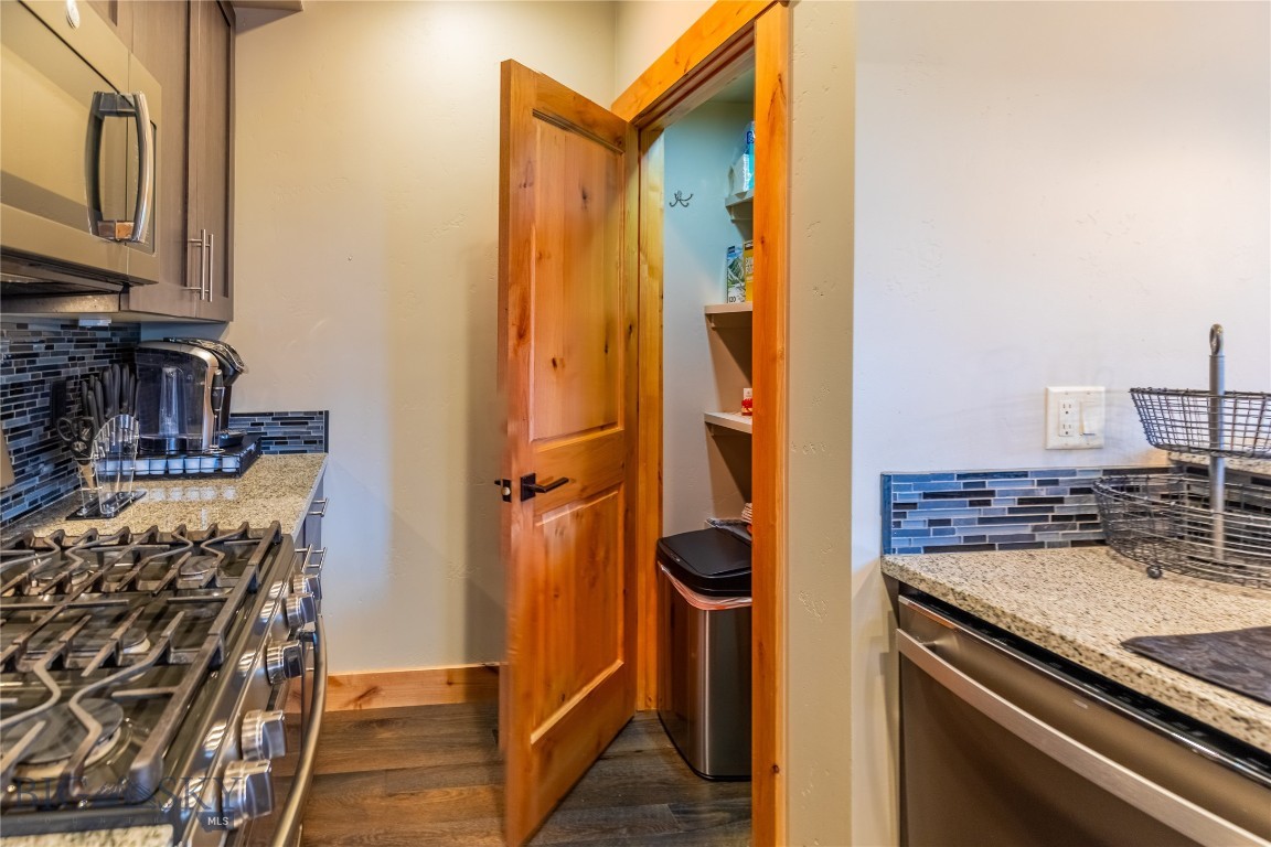 Essentia Condo - Residential