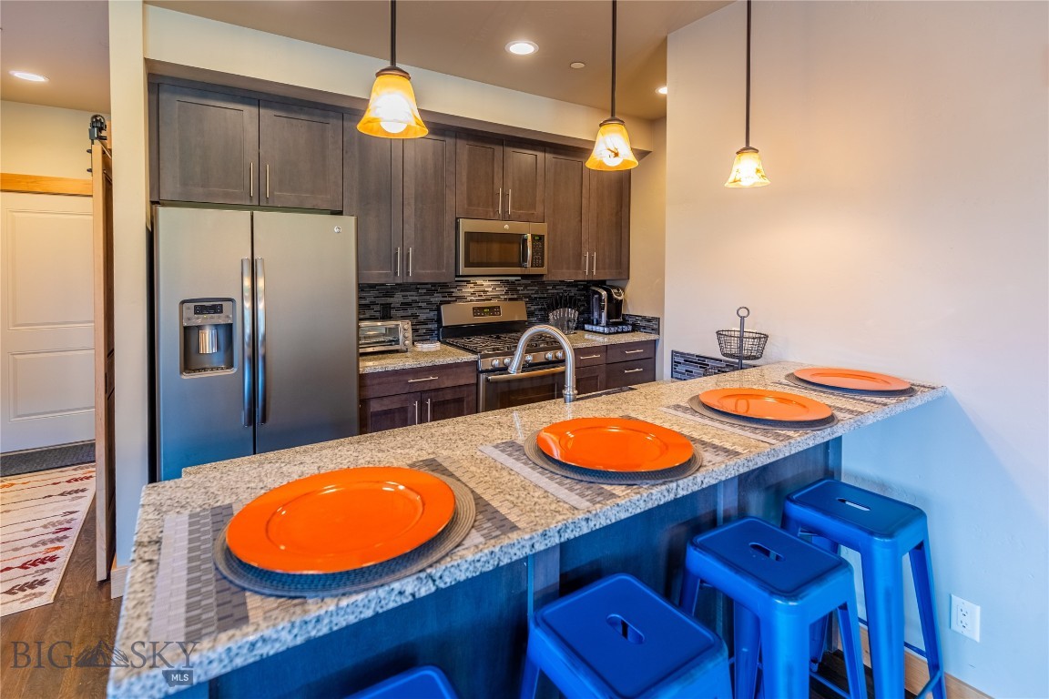 Essentia Condo - Residential