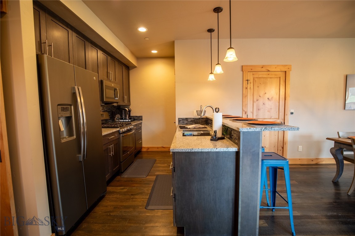 Essentia Condo - Residential