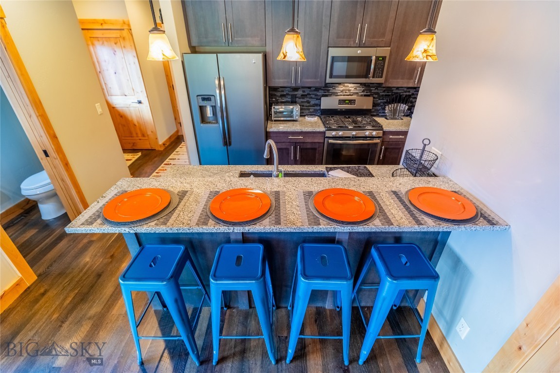 Essentia Condo - Residential