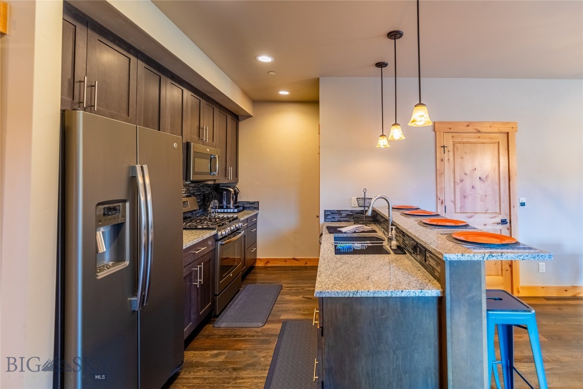 Essentia Condo - Residential