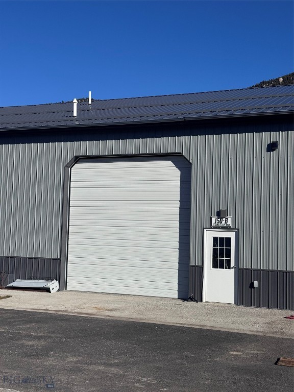 Rare pull thru warehouse space. Ceilings are high enough to add a mezzanine. Conveniently located near the 191 and lone mountain trail.