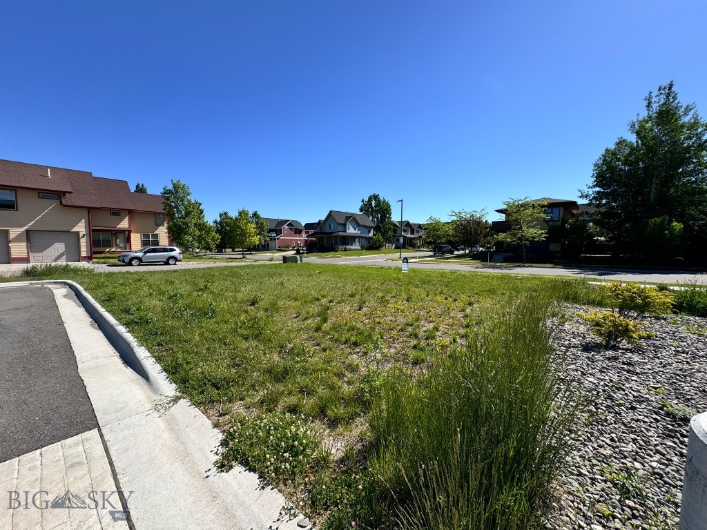 Valley West - Land