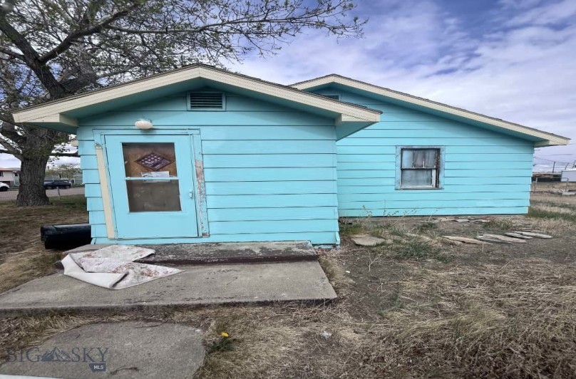 This 3 bedroom 1 bathroom home is on a large, spacious lot with detached garage and plenty of 
sparking space. Large kitchen and bathroom. It needs a lot of work and is a good fixer upper 
possibility. There is personal property onsite and basement is full of trash.  Do not enter basement. 
Use caution when entering property and avoid personal items. RESERVE AUCTION PROPERTY- 
Property sold “AS-IS” without contingencies, repairs, warranties, guarantees or representation as to
 listing accuracy, property information, photo or other depiction included or described herein. 
Inspect before bidding.