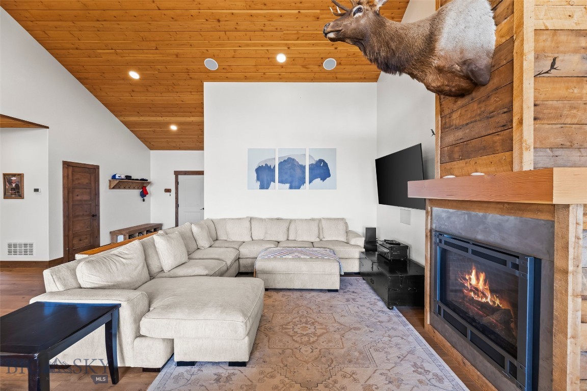 Shining Mountain Unit I - Residential