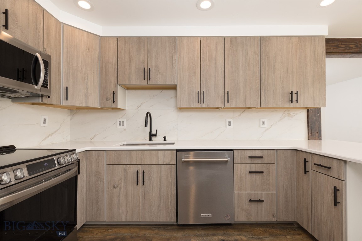 Fully remodeled Hill studio offering a clean, modern finish with quality upgrades throughout. Features include high-end appliances, granite countertops, new baseboard heaters, and a completely updated kitchen and bathroom.
Located on the ground floor on the quiet back side of the building, the unit enjoys peaceful creek views.

The special assessment for new siding has been paid in full. The roof assessment will continue through HOA dues until March 2027. Please note, an additional assessment is anticipated for replacement of the building’s main electrical boxes; cost has not yet been determined.
