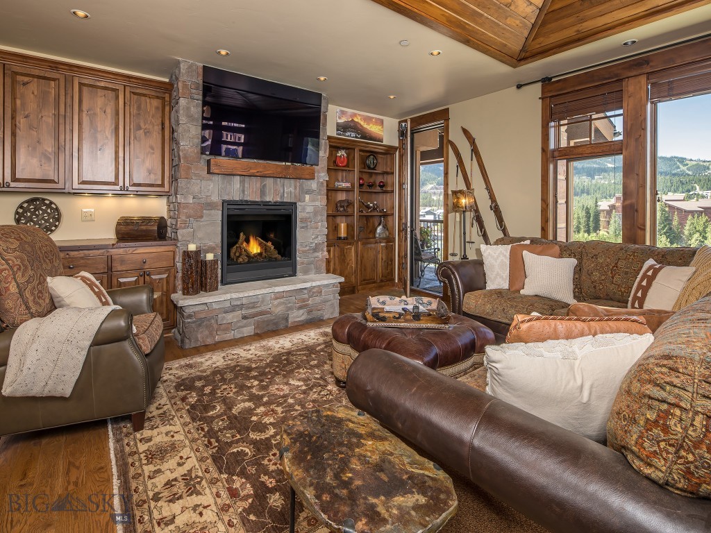 Mountain Lake Condos - Residential