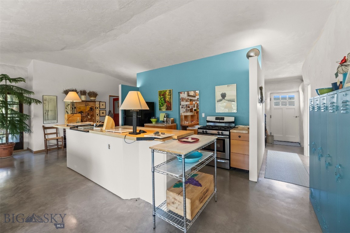 Blue Ribbon Manors - Residential