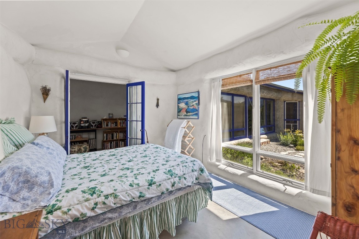 Blue Ribbon Manors - Residential