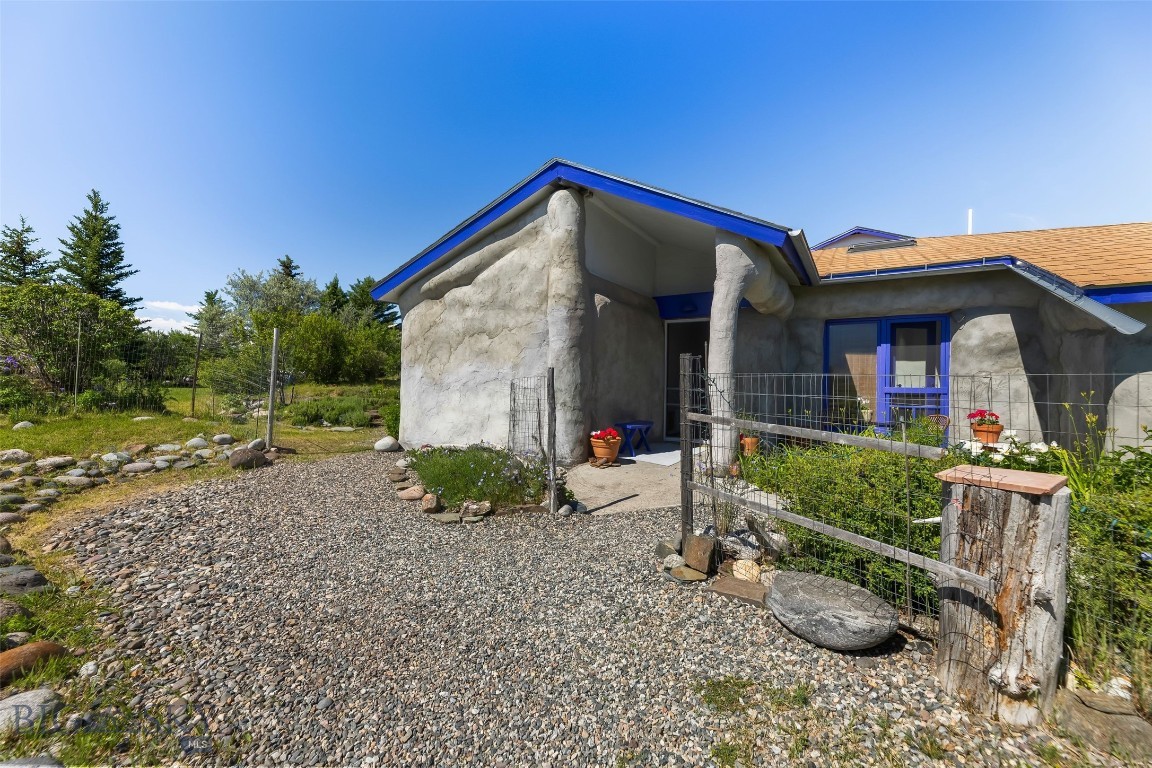 Blue Ribbon Manors - Residential