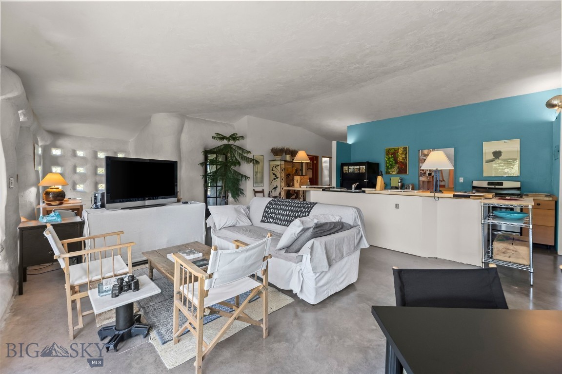 Blue Ribbon Manors - Residential