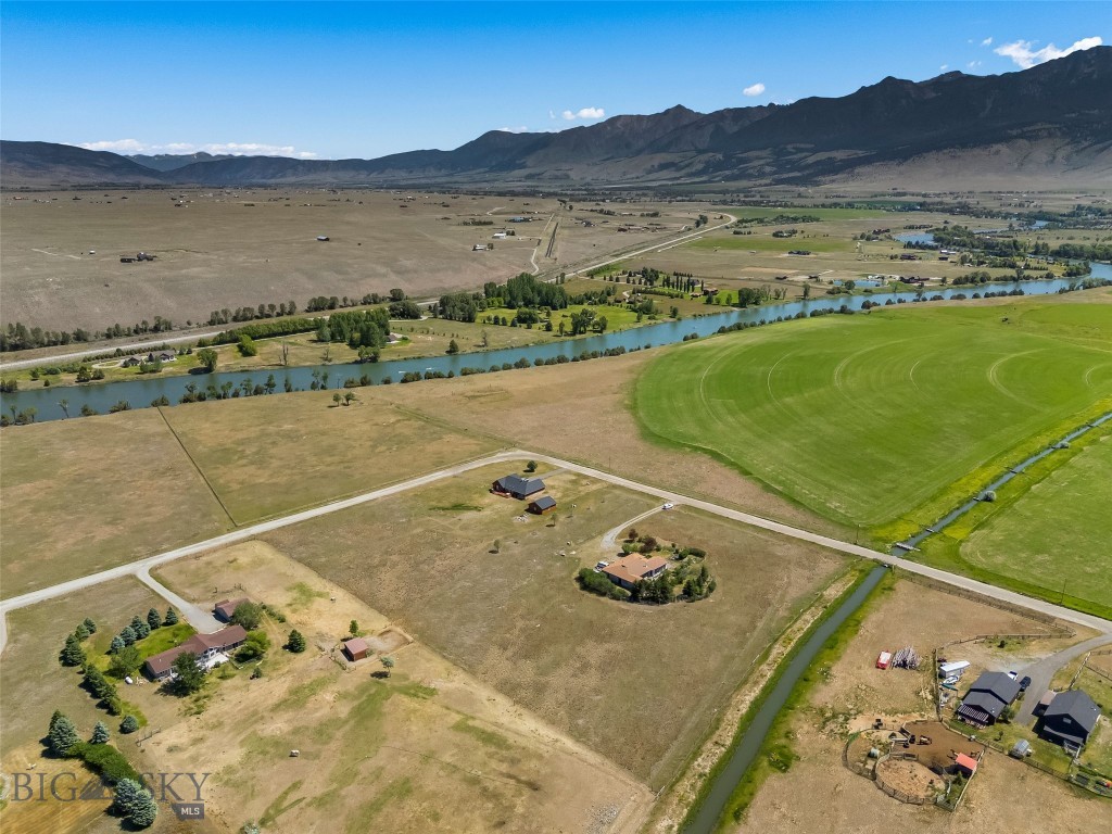 Blue Ribbon Manors - Residential