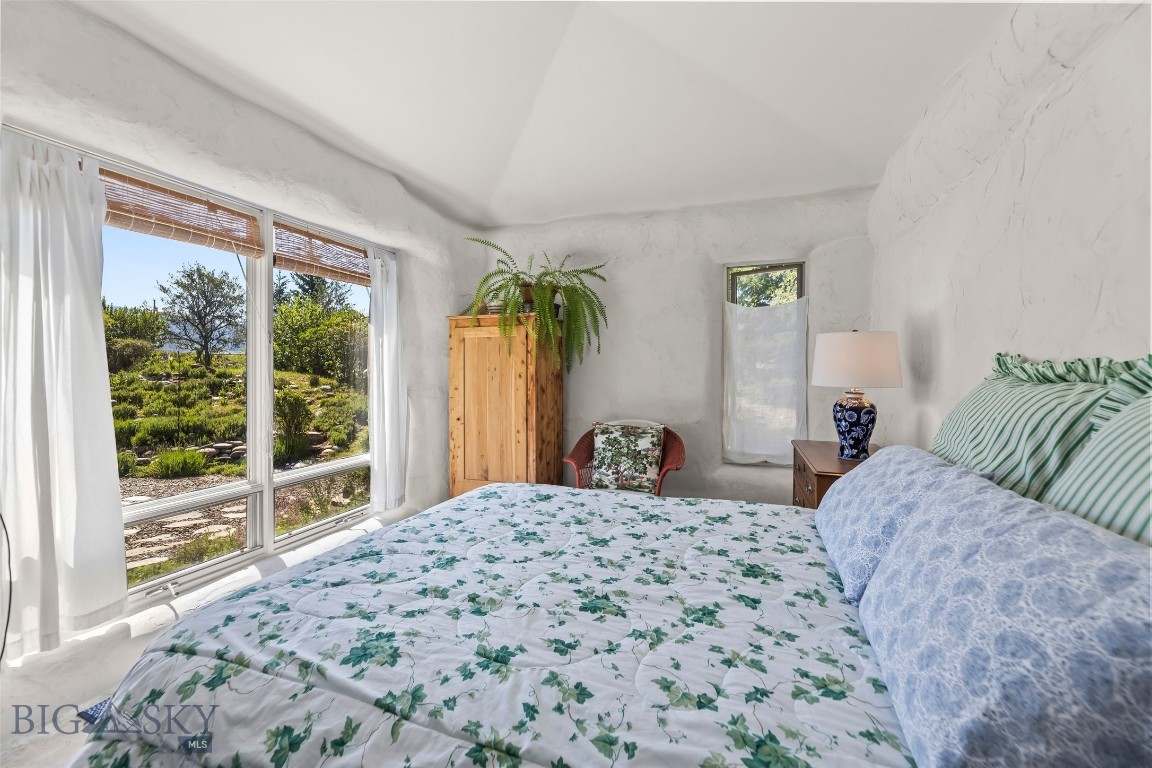 Blue Ribbon Manors - Residential