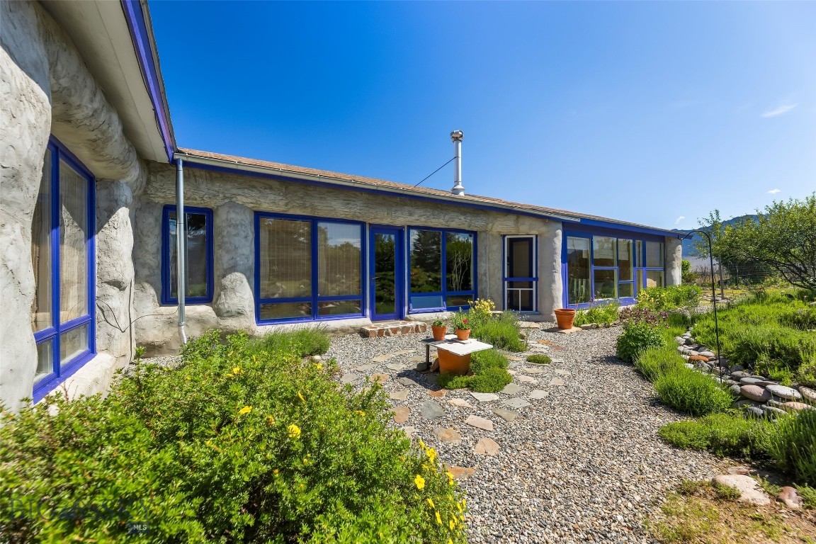 Blue Ribbon Manors - Residential