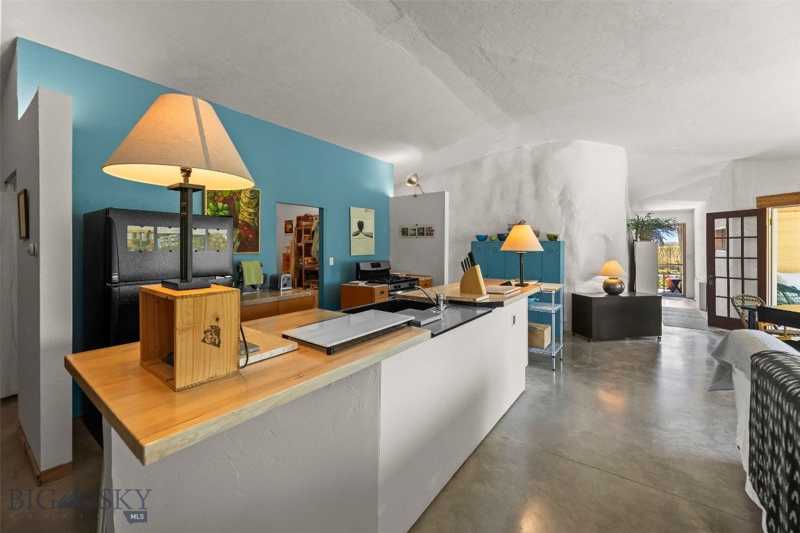 Blue Ribbon Manors - Residential