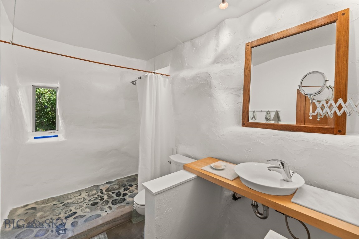 Blue Ribbon Manors - Residential