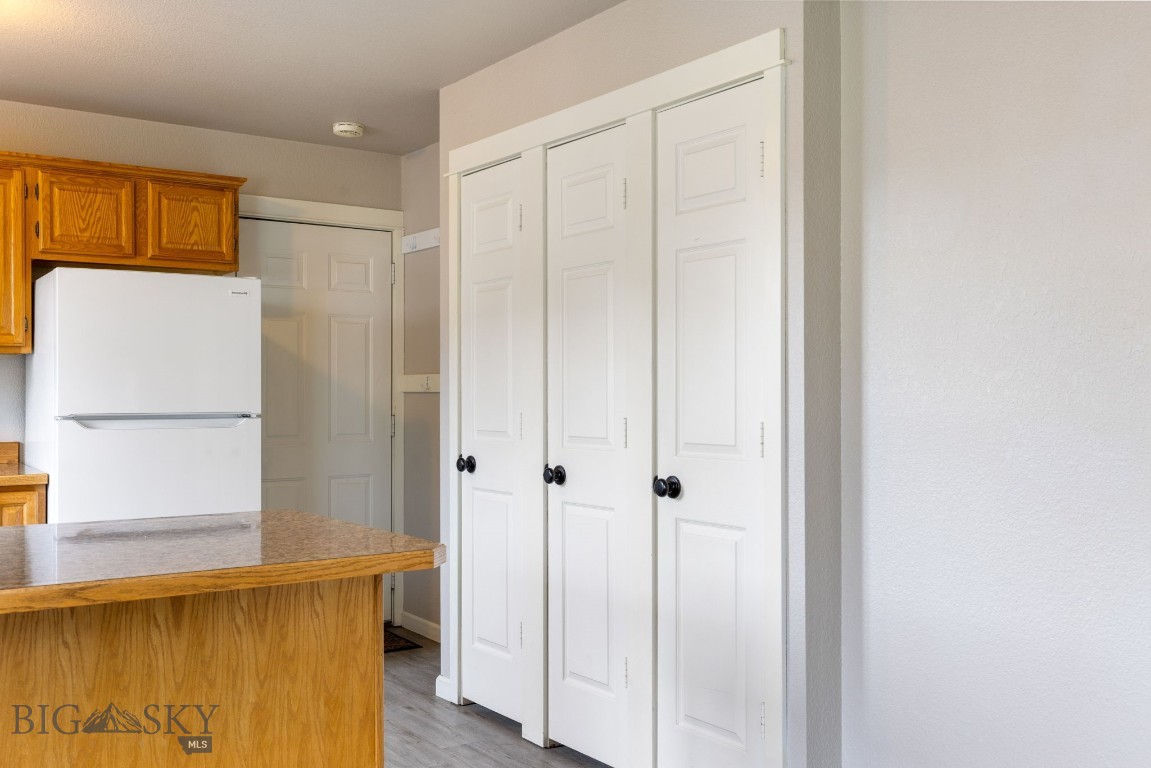 Belgrade Mnr Condo - Residential