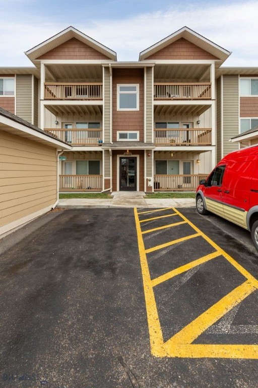 A fantastic investment opportunity in Bozeman just off the 19th corridor. Near schools, restaurants, and tons of shopping! Building is made up of 12 fully leased units, each 970 square feet with 2 bedrooms, 2 bathrooms, own laundry, fire suppression and a one car garage. Great rental history as the building and HOA are professionally managed. Pictures are of a similar building/unit. Call today!!