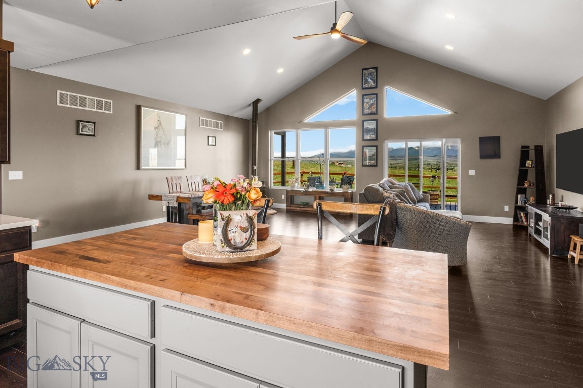 Lovely - Residential