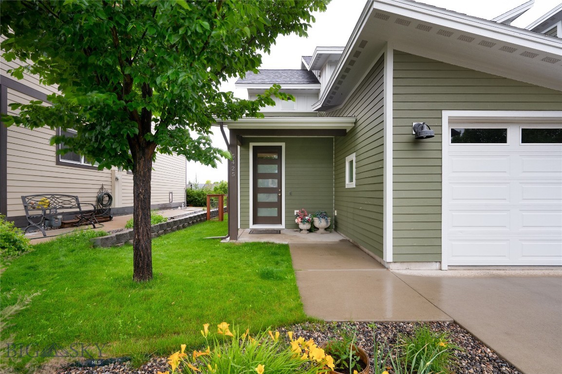 The Lakes at Valley West - Residential