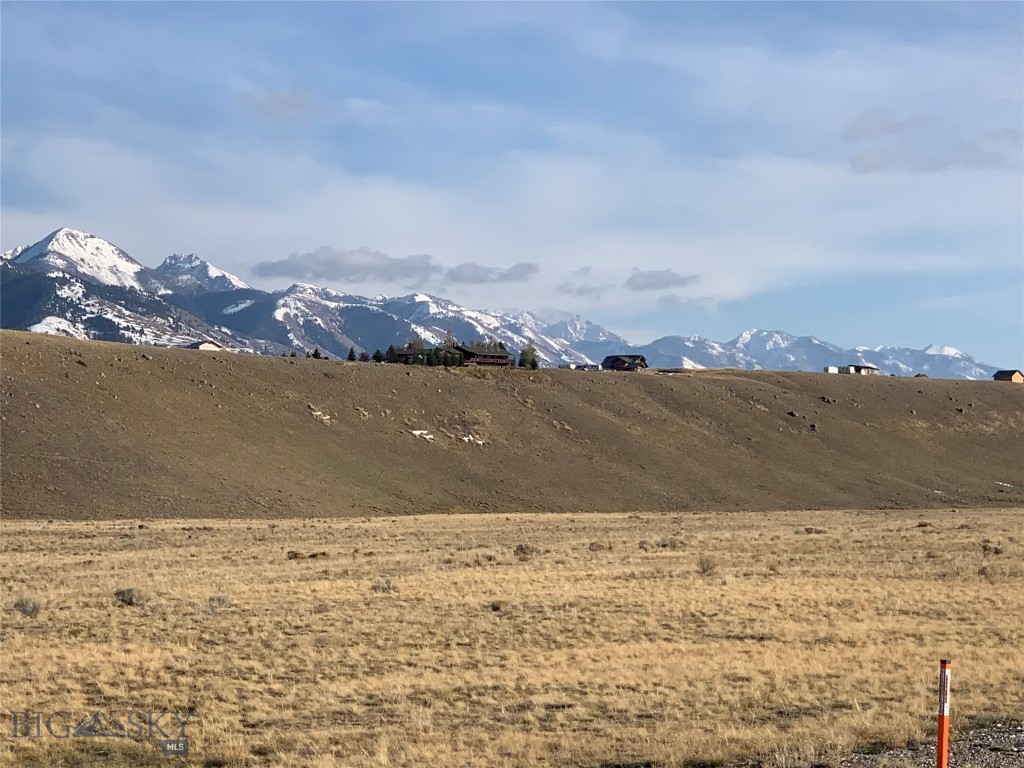 Sphinx Mountain - Land