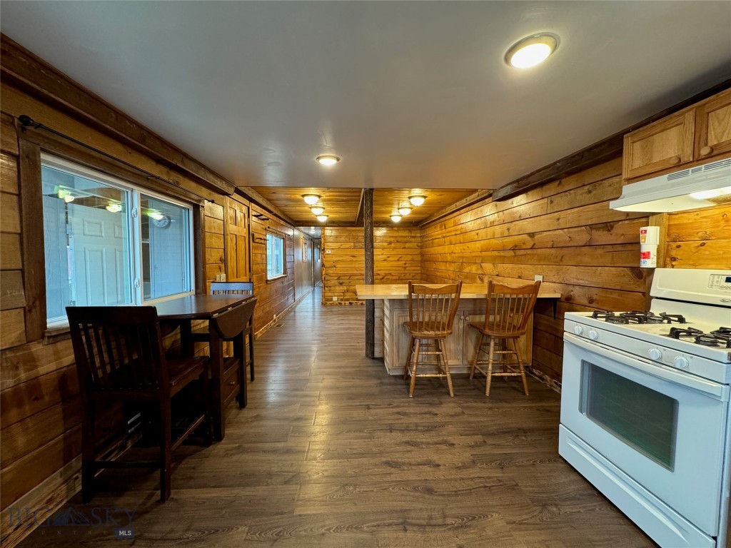 Welcome to this beautifully remodeled single-wide mobile home on the west side of Boulder, MT. Refinished from top to bottom, this home features a new roof, updated deck, and a warm, cabin-inspired interior that instantly feels like a retreat. All appliances are included. The spacious backyard offers endless possibilities — room for recreation, an alley-access garage, or even an additional dwelling unit. Boulder is a charming community with a rich small-town spirit. Enjoy the local farmer's market, festive holiday celebrations and parades, and the beloved Jefferson County Fair and Rodeo. Just beyond your doorstep, relax at Boulder Hot Springs or explore the Elkhorn, Bull, and Boulder Mountains — offering abundant hunting, fishing, public lands, wildlife, and wide-open spaces to discover.