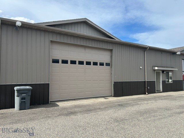 This property contains 2500 sf. Approximately 1500 sf of warehouse and 1,000 sf of finished space which includes and office, bathroom and showroom.