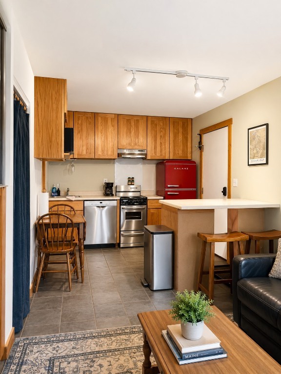 Hill Condos - Residential