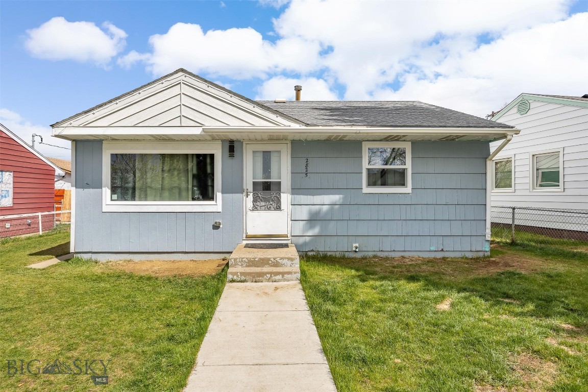 Welcome home to this beautifully updated 3-bedroom, 2-bathroom property located on the Flats and priced at $345,000! Featuring a heated and insulated 2-car garage, this move-in-ready home offers comfort, convenience, and modern upgrades throughout. Perfectly situated within walking distance to Whittier Elementary and East Middle School, and just minutes from shopping, dining, and everyday amenities, this central location makes getting anywhere quick and easy. Inside, you’ll love the many recent improvements including new flooring, new windows throughout, updated bathrooms, and a newer hot water tank. Every detail has been thoughtfully updated so you can step inside, unpack, and immediately start making memories. This cozy yet functional home offers the perfect blend of charm and practicality, making it ideal for families, first-time buyers, or anyone looking for a turnkey property in a prime location. Don’t miss your opportunity, homes like this don’t last long! Schedule your showing today and see why this one stands out from the rest.